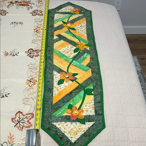 Table Runner Set - Picture 8 of 15